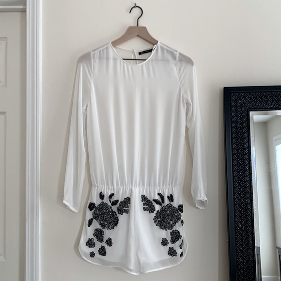 White romper from ZARA. Size Small, long sleeve - Picture 1 of 2